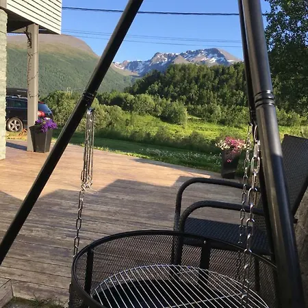 Hundbergan Apartment-free Parking-15 Min From Tromsø *