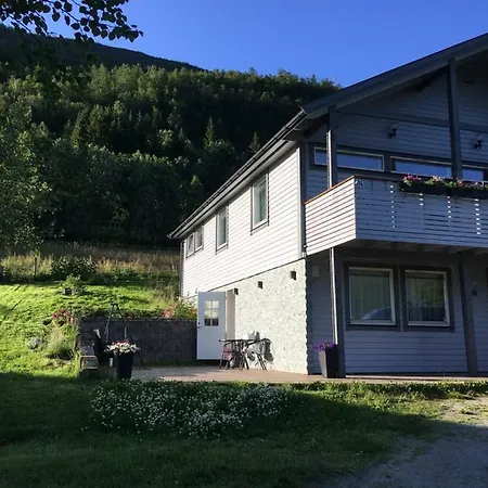 Leilighet Hundbergan Apartment-free Parking-15 Min From Tromsø
