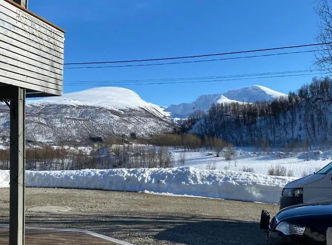 Hundbergan Apartment-free Parking-15 Min From Tromso Tromsdalen